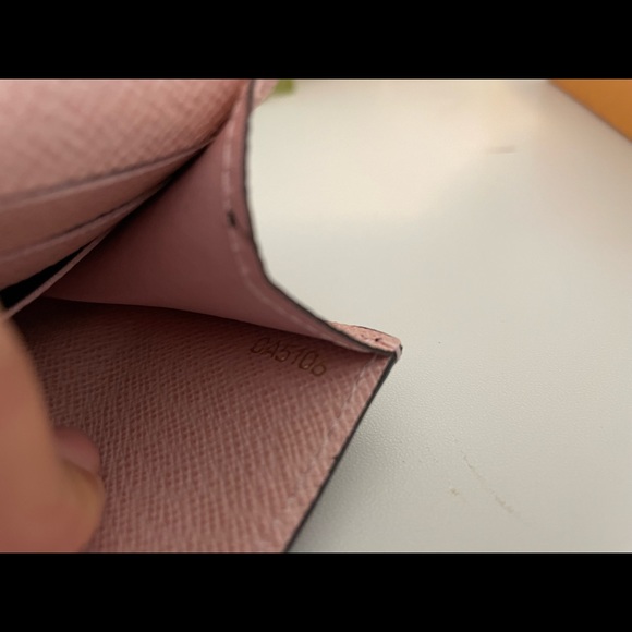 Authentic Louis Vuitton clutch/wallet - Picture 4 of 9